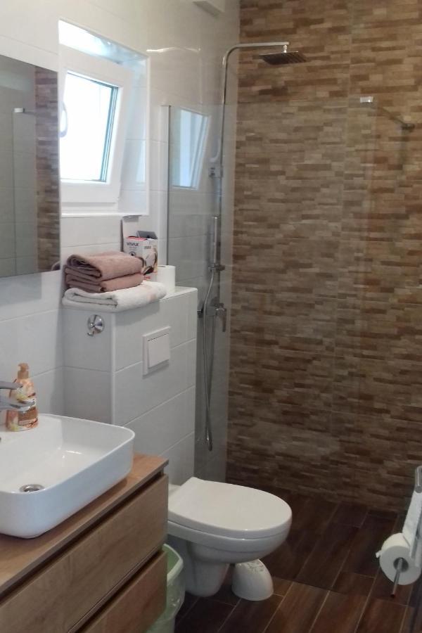 Family Friendly Apartments With A Swimming Pool Supetarska Draga - Donja, Rab - 2019 Exterior foto