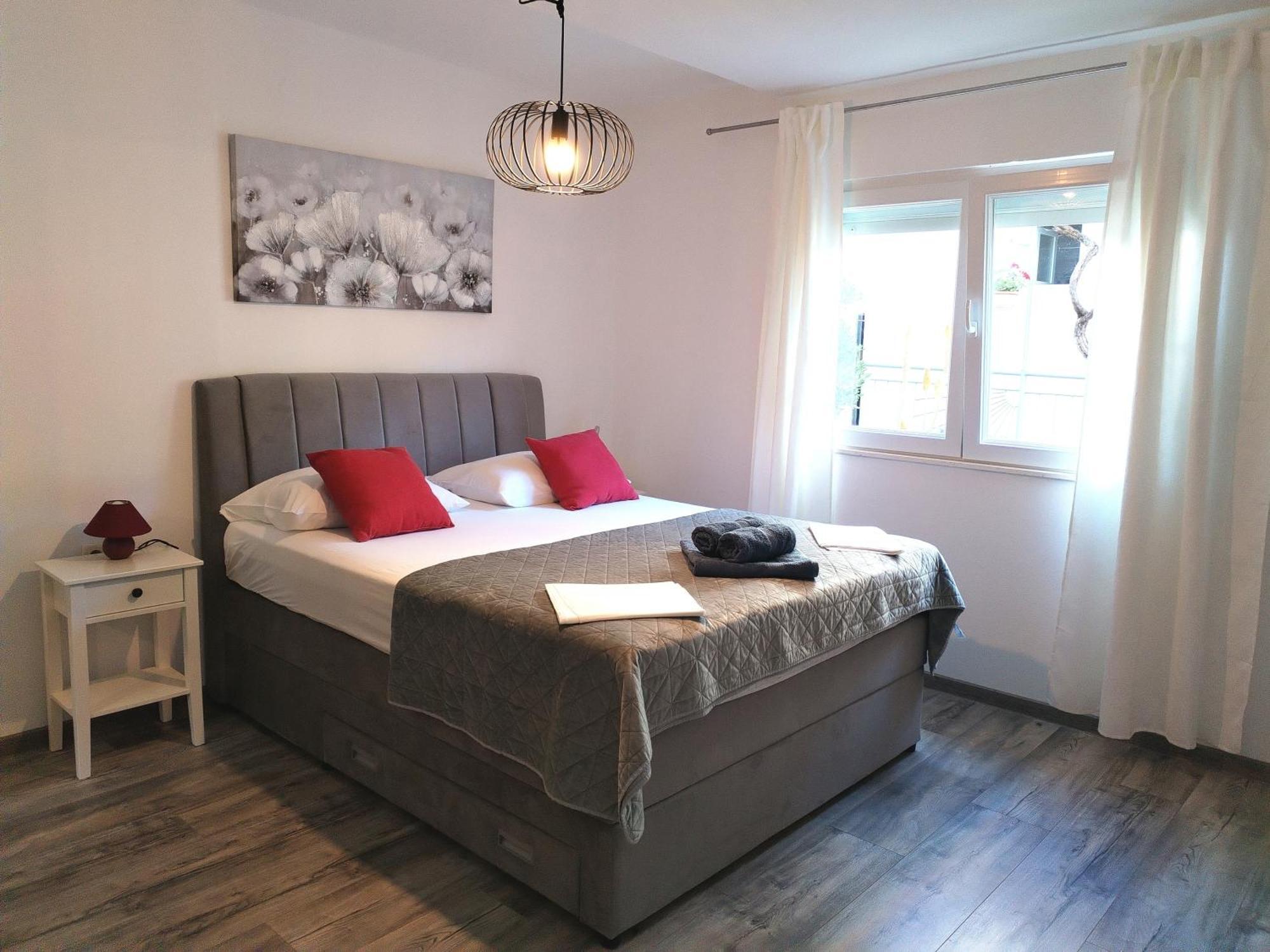 Family Friendly Apartments With A Swimming Pool Supetarska Draga - Donja, Rab - 2019 Exterior foto